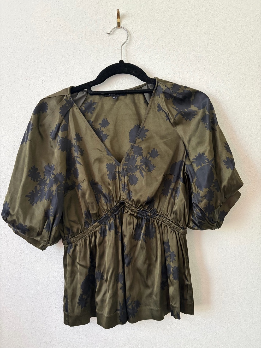 Madewell V-Neck Puff Sleeve Floral Top Olive Green Black Cinched Waist Small
